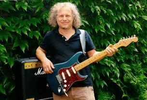 Johannes, Lehrer für Gitarre an der Stage Ahead Musikschule Wiesbaden